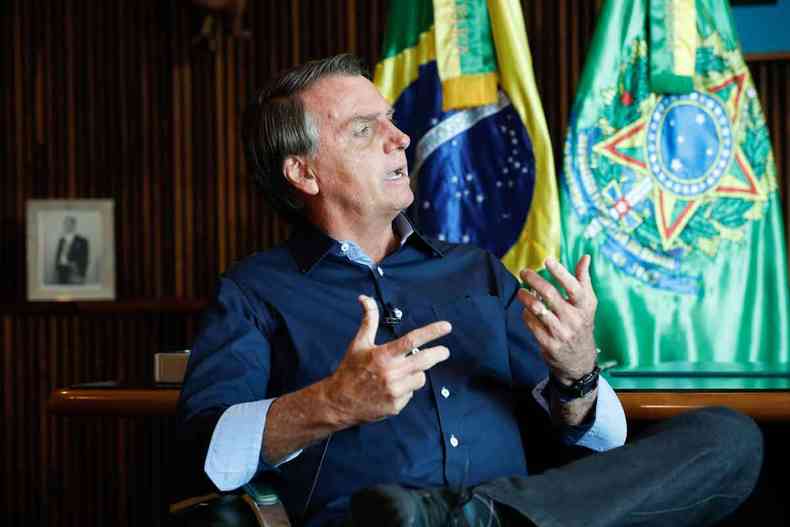 Bolsonaro confronta bom senso demonstrado pelos brasileiros