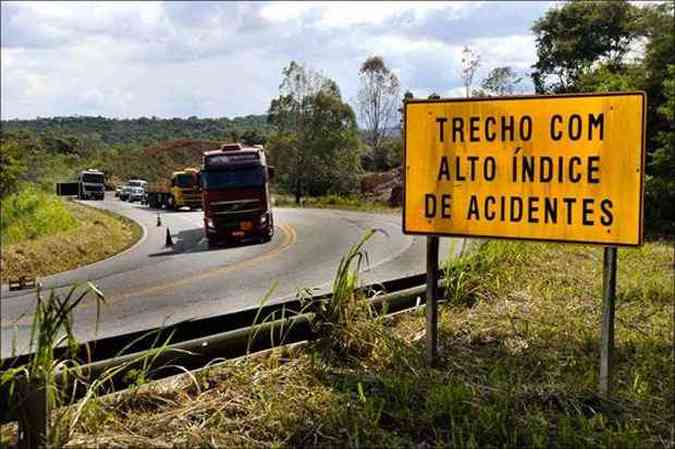 BR-381, entre Belo Horizonte e Governador Valadares, a Rodovia da Morte(foto: Juarez Rodrigues/EM/D.A Press)