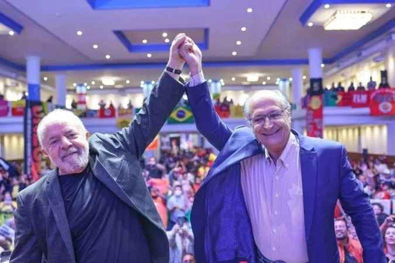 Lula da a mo para Alckmin 