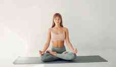 Yoga beneficia a memria
