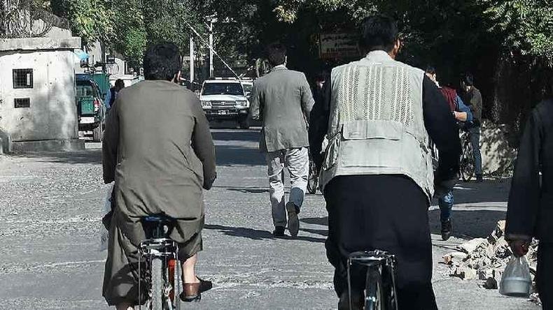 Homens em Cabul; antes do Taleb�, homossexualidade j� era tratada de forma violenta e reprimida pelo Estado(foto: Getty Images)