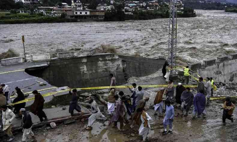 Ruas do Paquisto inundadas