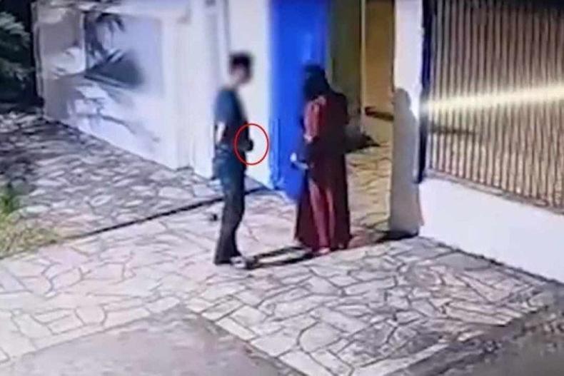 Aluno de 16 anos d facadas em diretora no interior de So Paulo.