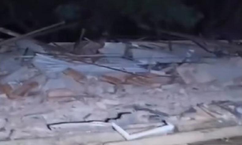 Quatro casas foram inteiramente destruídas a mando de empresário