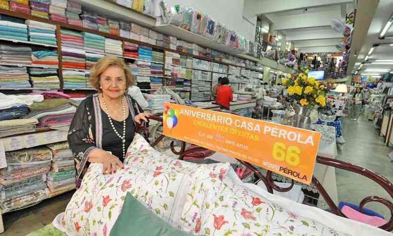 A comerciante Llia Gonalves Bedran, da Casa Prola, conhece como poucos os altos e baixos da economia nas ltimas dcadas(foto: Paulo Filgueiras/EM/D.A Press)