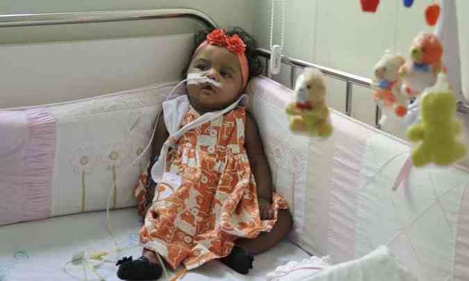 Cirurgia de Gabrielle, de 7 meses, fora do pas, depende da AGU, que afirma j existir possibilidade de tratamento em mais de um hospital brasileiro(foto: Juarez Rodrigues/EM/D.A Press)