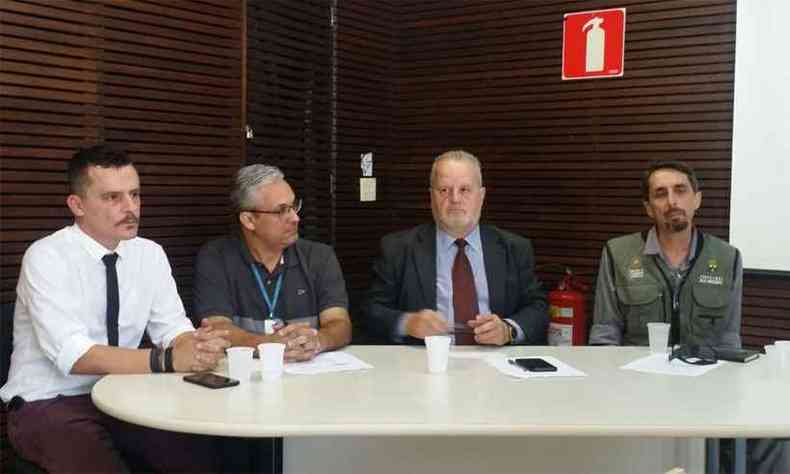 Leonardo Maciel, Eduardo Viana, Mrio Werneck, e Srgio Augusto Domingues falam sobre as capivaras da Pampulha(foto: Paulo Filgueiras/EM/DA Press)
