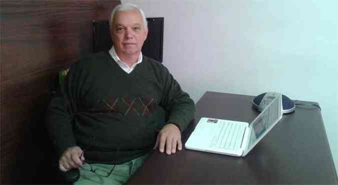 Veterano, o gerente comercial Joo de Barros Neto, de 65 anos, compra pela internet h pelo menos seis anos: 'Compro de tudo sem sair da cadeira' (foto: (Arquivo Pessoal)