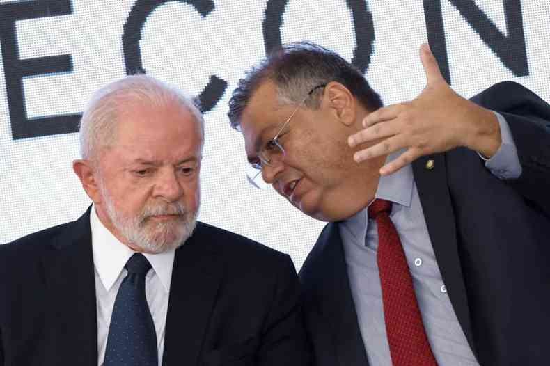 Lula e ministro Flvio Dino