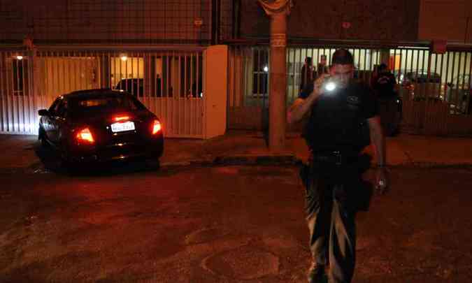 Advogado foi fuzilado quando ia entrar na garagem com seu Ford Fusion preto. Crime ocorreu em outubro de 2013 (foto: Tlio Santos/EM/D.A PRESS)