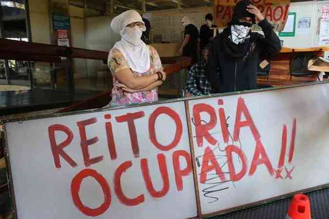 Estudantes ocupam reitoria da Universidade de Braslia(foto: Oswaldo Reis/Esp. CB/D.A Press)