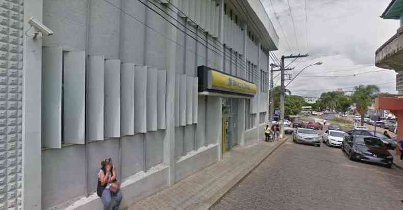 Agncia roubada est localizada no Centro da cidade(foto: Google Street View / Divulgao)