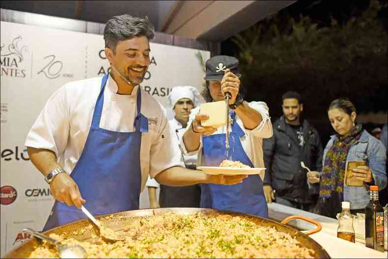 Um dos principais festivais de gastronomia do pas atrai interessados pela boa mesa em Tiradentes, evento que rene grandes chefs do pas e do exterior(foto: Paulo Filho/Divulgao)