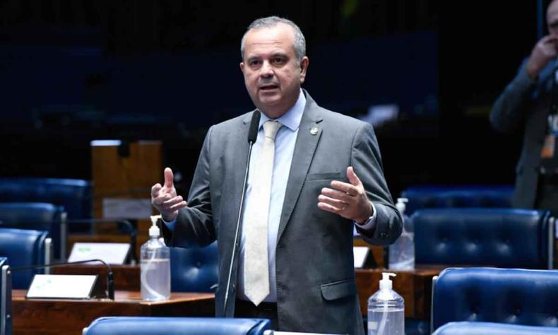 De acordo com nota encaminhada à imprensa, Marinho chegou a ter alta no domingo (2) para comparecer nesta segunda-feira (3) a um evento do PL, mas teve de retornar nesta terça à unidade hospitalar(foto: Jefferson Rudy/Agência Senado) Rogério Marinho