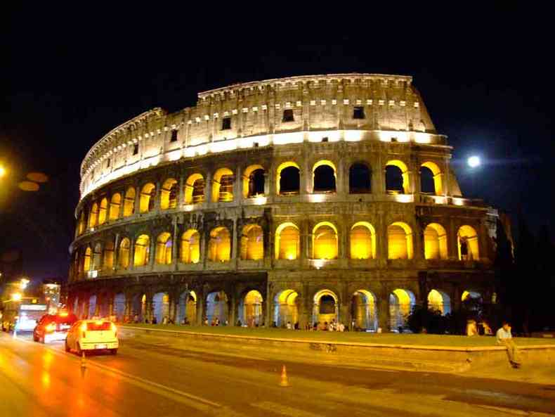 Coliseu de Roma  registro histrico de uma poca. Na arena romana, gladiadores lutavam pela vida(foto: carlos altman/em/d.a press)