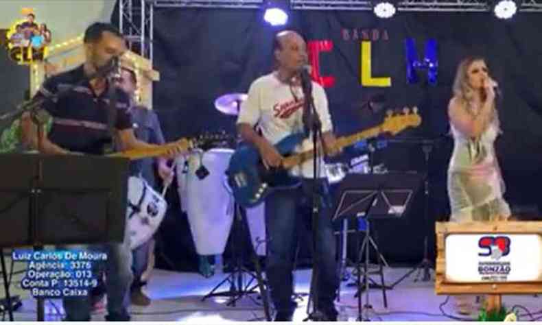 Jos Carlos (esquerda) morreu durante a transmisso ao vivo de um show de sua banda (foto: Reproduo/ Youtube )