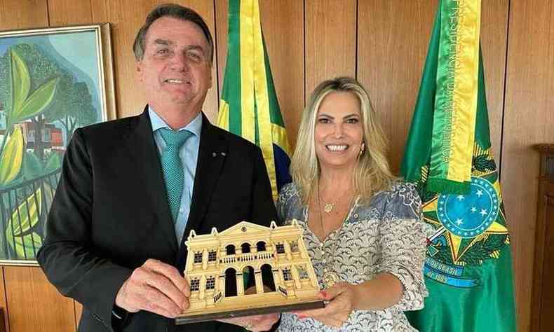 Em 22 de abril, Maria Aparecida participou de uma reunio com Bolsonaro em Braslia e publicou a foto do encontro nas redes sociais