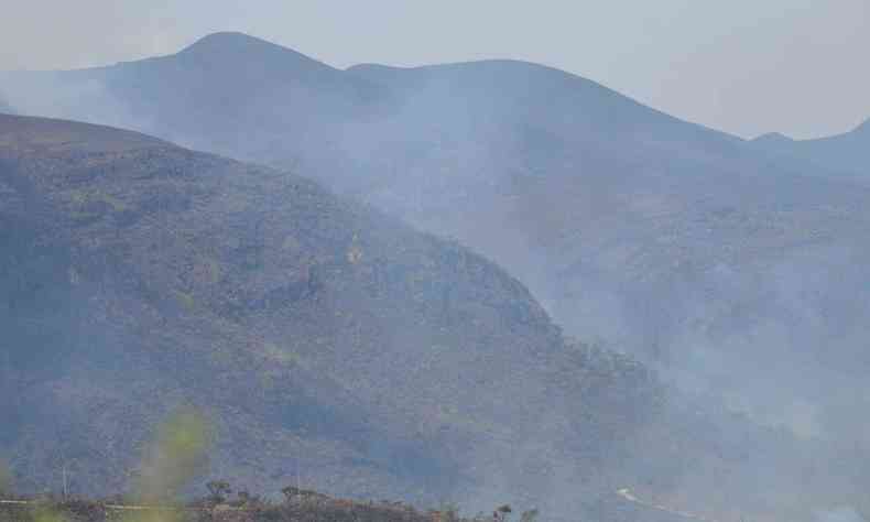 Serra da Moeda, na regio Central do estado, tem sofrido com recentes incndios.