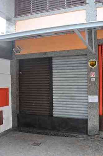 Fachadas de restaurante e prdio residencial invadidos no incio de setembro na Rua Passa Tempo, no Bairro Sion, apesar de medidas de proteo adotadas nos imveis
