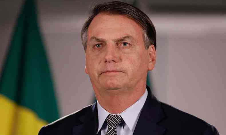 Sem mostrar provas, Bolsonaro coloca em xeque apuração das eleições