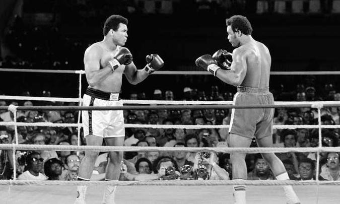 Luta entre Muhammad Ali e George Foreman em Kinshasa, em 30 de outubro de 1974 (foto: AFP / STR )