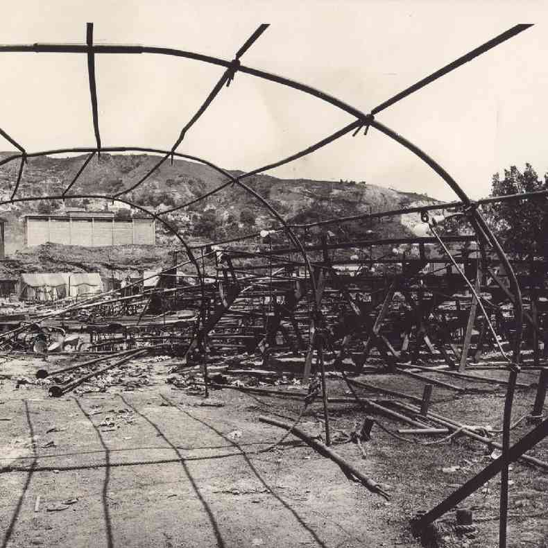 Estrutura danificada do tnel de treze metros de comprimento que foi apelidado de tnel da morte