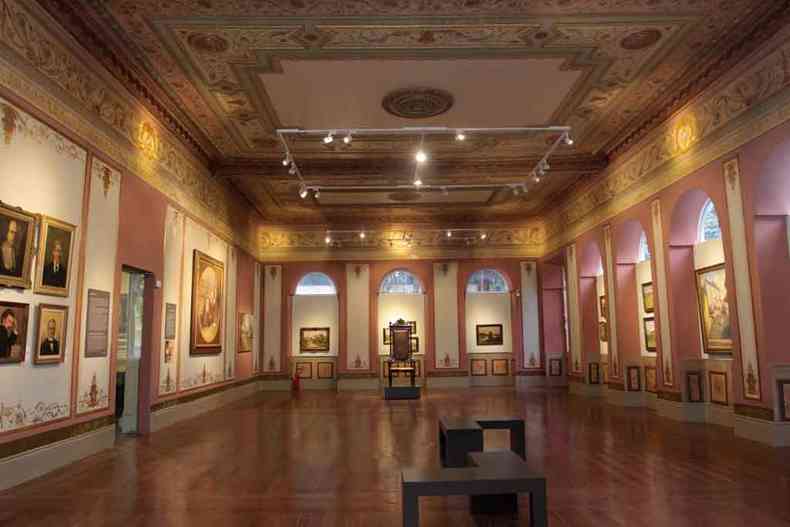 A Sala das Sesses passou por restauro e recebeu uma coleo de pinturas acadmicas do final do sculo 19 e incio do 20(foto: JAIR AMARAL/EM/D.A PRESS)