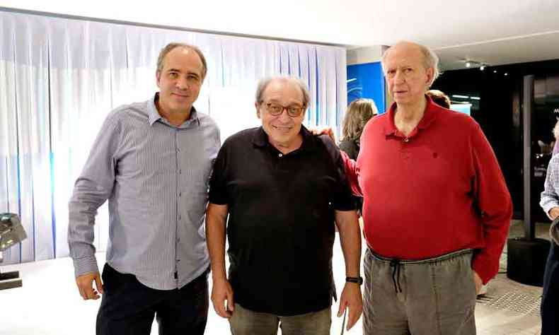 Carlos Ferreira Mascarenhas, diretor social do Minas Tnis Clube, com Ruy Castro e Pacfico Mascarenhas(foto: Orlando Bento/Divulgao)