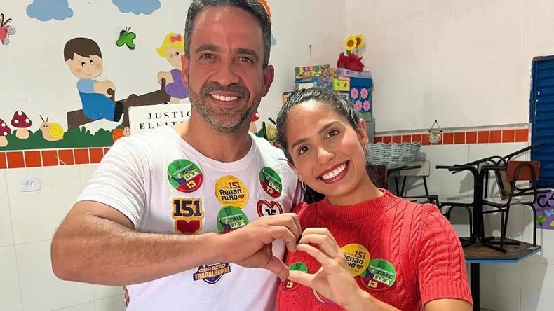 Paulo Dantas é o governador com maioria feminina no secretariado, mas nomeou a própria filha para uma das pastas(foto: Reprodução/WhatsApp) Paulo Dantas, governador, e a filha fazem coração com as mãos