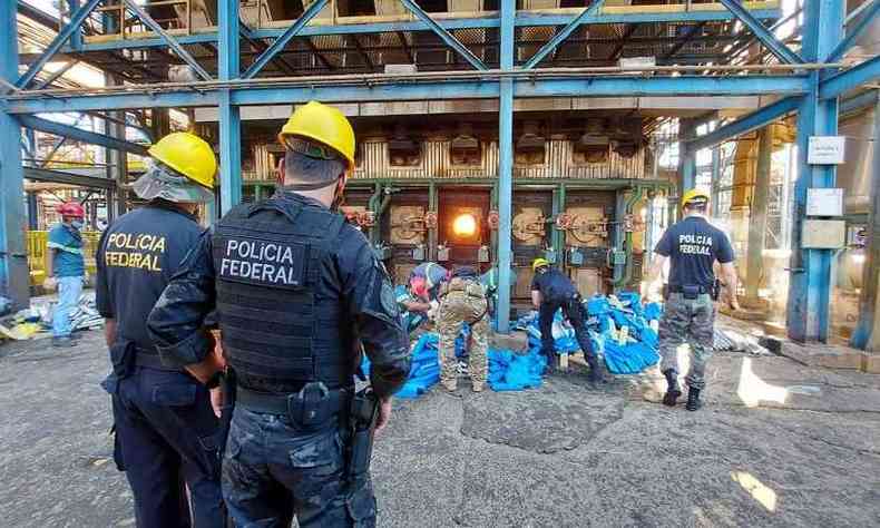 Para a queima das 3,5 toneladas de maconha, a Polícia Federal montou um esquema especial de segurança
