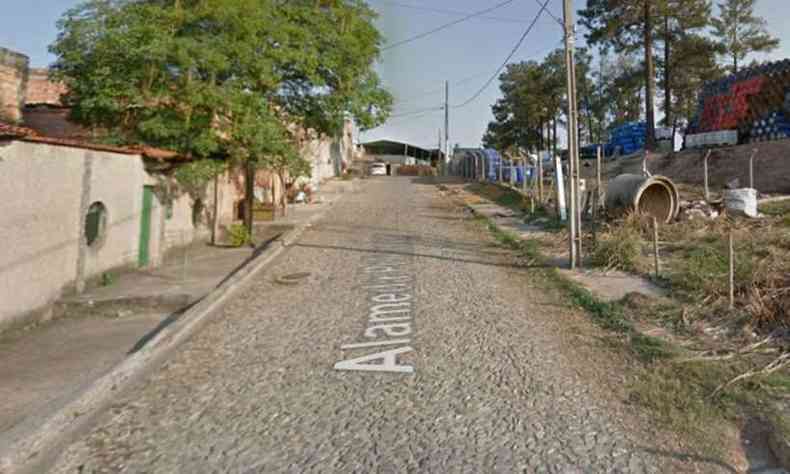 Alameda Pelicanos, onde a PM encontrou os irmos feridos com faca(foto: Reproduo/Google Street View)