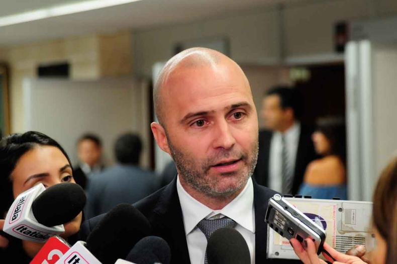 Lder do governo, Gustavo Valadares (PMN) acha possvel aprovar a reforma em cerca de um ms 