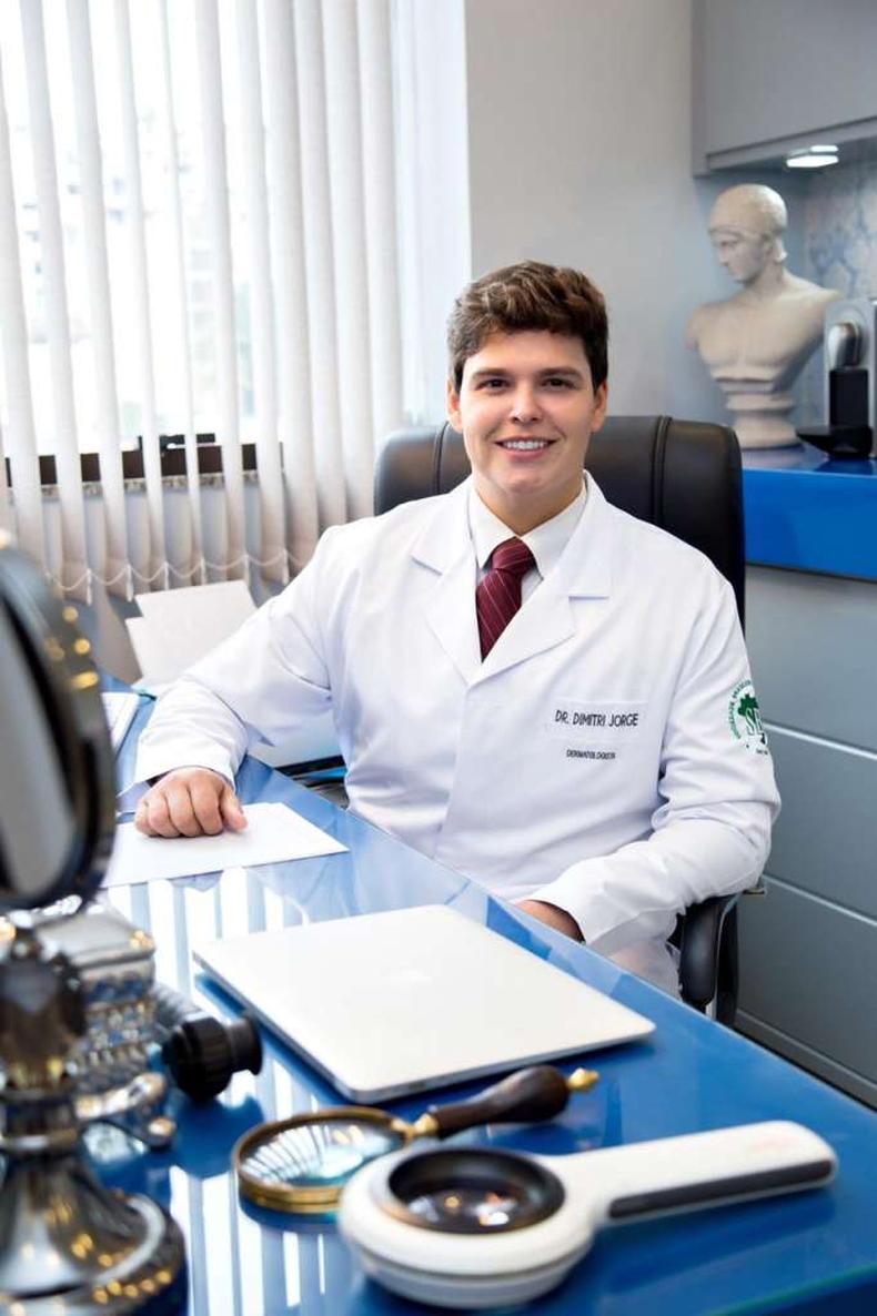 Médico dermatologista Médico dermatologista