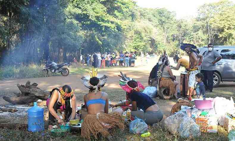 Indgenas da etnia Patax H-H-He, vtimas da Tragdia de Brumadinho, na Grande BH