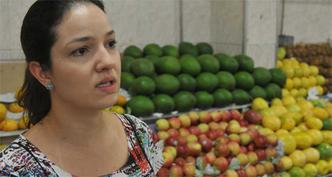 Sem poder economizar na gasolina, Gabriela Leite faz ginstica com o oramento e adota cortes no sacolo(foto: Rodrigo Clemente/EM/D.A Press)