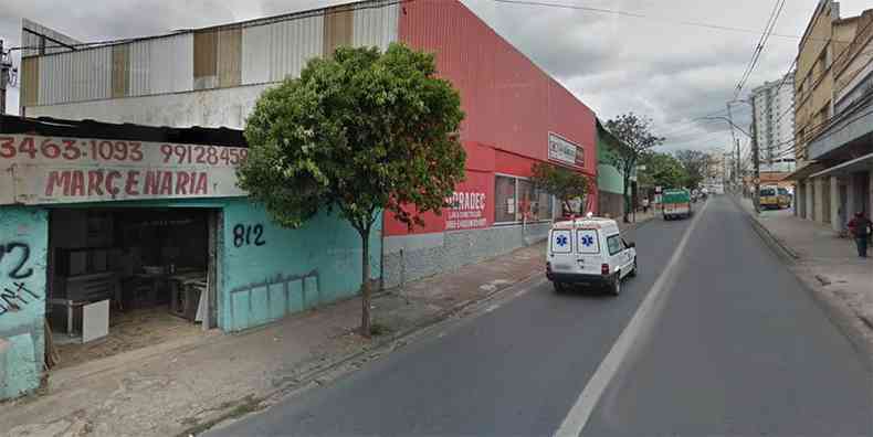 Rua Niquelina 810 no Santa Efigênia onde motociclista caiu