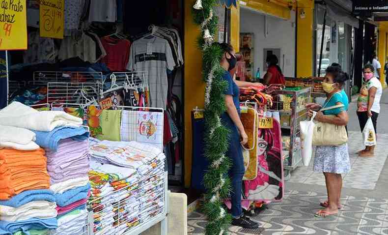 Comrcio da rea central de Ipatinga, que ter movimentao maior nos dias que antecedem ao Natal(foto: Emanuel Franco Divulgao)