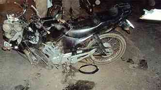 Uma das motos envolvidas na batida em Cana Verde(foto: Divulgao Polcia Militar )