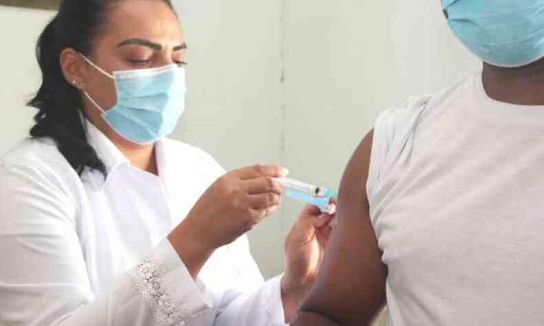 PBH espera novas doses para iniciar a imunizao dos residentes com comorbidades(foto: Reproduo)