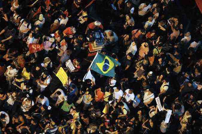 Carca de 5 mil pessoas participaram do protesto(foto: NELSON ALMEIDA / AFP)