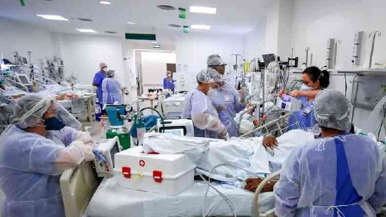 A intubao  um procedimento essencial para tentar salvar pacientes graves com insuficincia respiratria aguda(foto: EPA/Marcelo Oliveira)