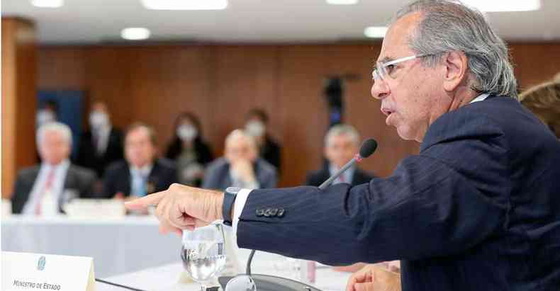 Ministro Paulo Guedes fez pronunciamento para negar uso de dvidas judiciais do governo no programa federal (foto: Marcos Correa/PR)