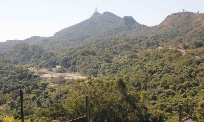 Vista parcial do Parque das Mangabeiras, que, juntamente com o vizinho, da Serra do Curral, costumam receber em situação normal a visita de cerca de 50 mil pessoas por mês (foto: Beto Novaes/EM/DA Press) Vista parcial do Parque das Mangabeiras, que, juntamente com o vizinho, da Serra do Curral, costumam receber em situação normal a visita de cerca de 50 mil pessoas por mês (foto: Beto Novaes/EM/DA Press)