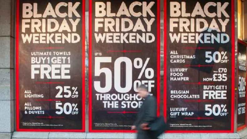 Fachada de lojas na Black Friday