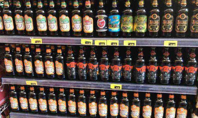 Cervejas da Backer sumiram dos supermercados depois de suspeitas quanto ao processo de produo das bebidas artesanais (foto: Aissa Mac/EM/D.A. Press)