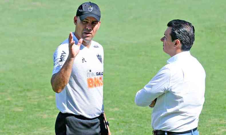 O tcnico Rafael Dudamel e o diretor de futebol Rui Costa, ambos demitidos depois da queda diante do Afogados(foto: Juarez Rodrigues/EM/D.A Press %u2013 3/2/20)