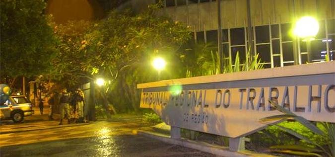 Decises foram tomadas depois de audincia realizada no TRT esta noite(foto: Gladyston Rodrigues/EM/D.A Press)
