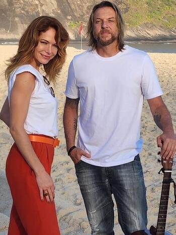 Vinny e Babi Xavier retomam antiga parceria no single 'Esperando o