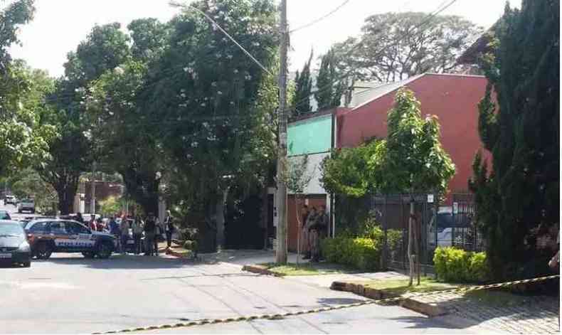Crime ocorreu na Rua Professor Pedro Aleixo, no Bairro Belvedere(foto: Paulo Filgueiras/EM/DA PRESS)