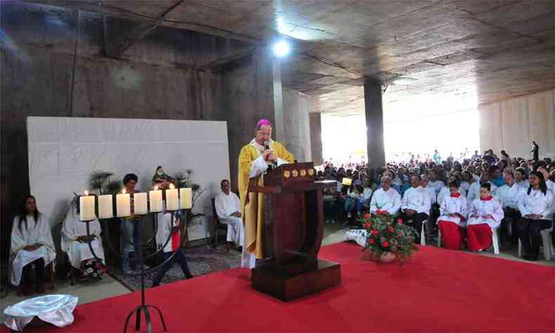 O arcebispo dom Walmor lembrou os 'desafios vencidos graas aos gestos de solidaridade' para construir um lugar de acolhimento(foto: Gladyston Rodrigues/ EM/D.A Press)